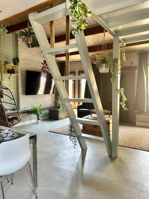 Jungle Style Lodge With Jacuzzi ,Sauna And Garden Near Amsterdam Vijfhuizen Zewnętrze zdjęcie