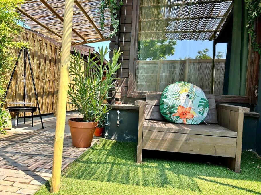Jungle Style Lodge With Jacuzzi ,Sauna And Garden Near Amsterdam Vijfhuizen Zewnętrze zdjęcie
