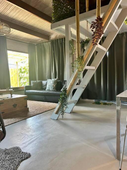 Jungle Style Lodge With Jacuzzi ,Sauna And Garden Near Amsterdam Vijfhuizen Zewnętrze zdjęcie