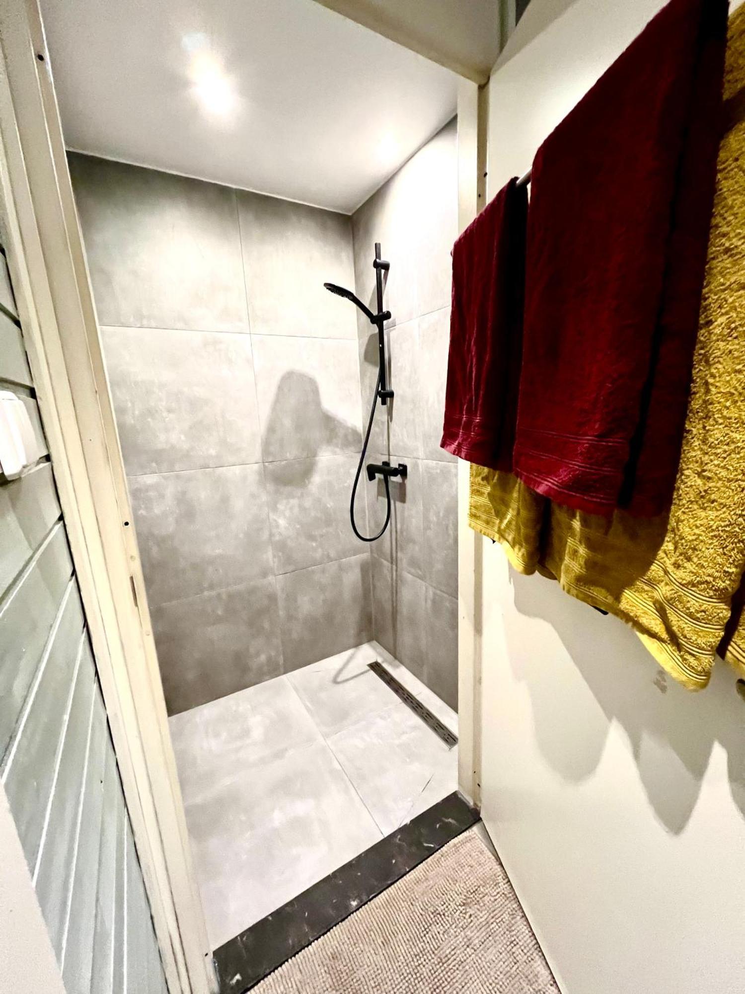 Jungle Style Lodge With Jacuzzi ,Sauna And Garden Near Amsterdam Vijfhuizen Zewnętrze zdjęcie